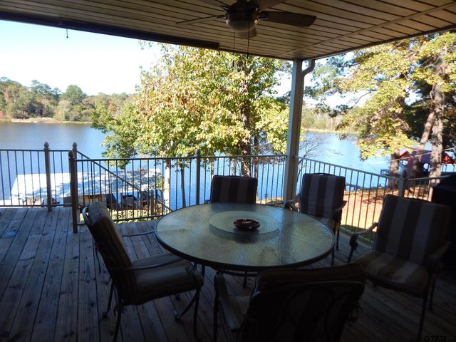 3073 EAST LAKE DR., Gladewater, TX 75647
