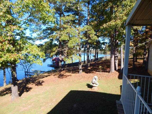 3073 EAST LAKE DR., Gladewater, TX 75647