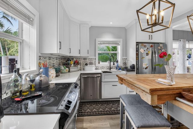 233 NE 12th Street NE, Delray Beach, FL 33444