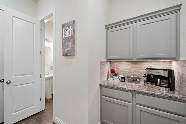 8915 Leaning Hollow Lane, Spring, TX 77379
