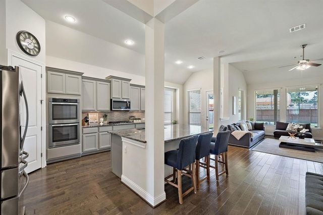 8915 Leaning Hollow Lane, Spring, TX 77379