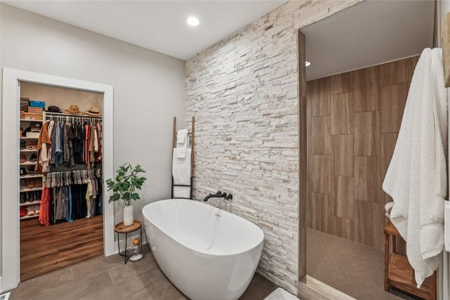 1131 Timber Valley Drive, Polk City, IA 50226