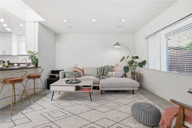 2844 Stevens Street, La Crescenta, CA 91214