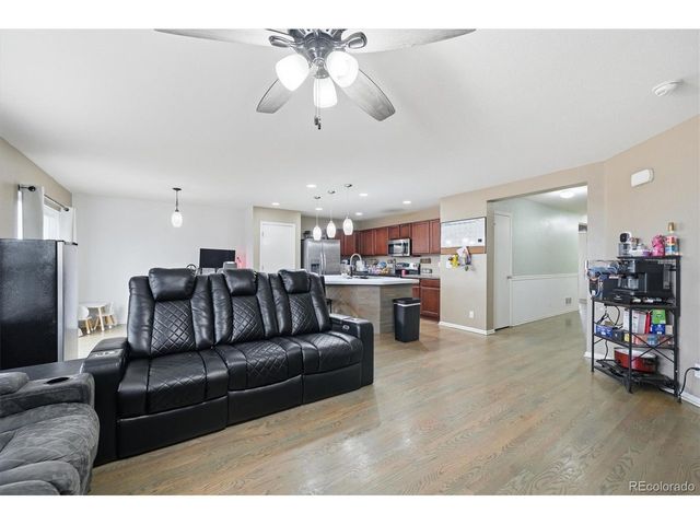 908 Stagecoach Ave, Lochbuie, CO 80603