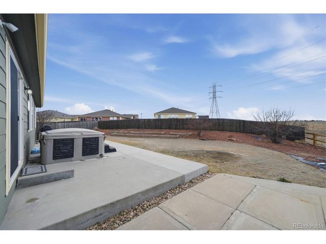 908 Stagecoach Ave, Lochbuie, CO 80603