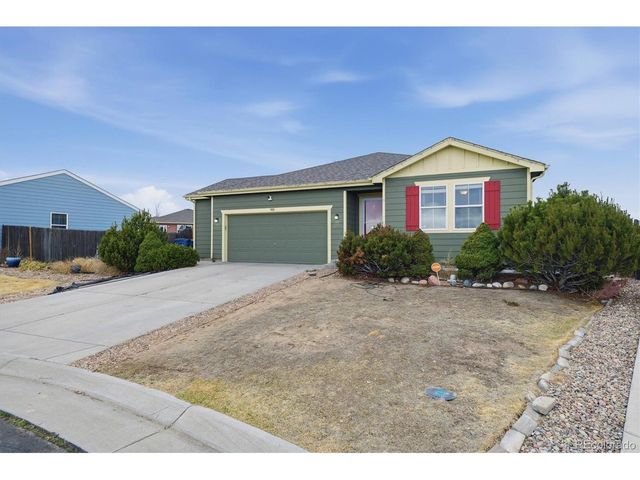 908 Stagecoach Ave, Lochbuie, CO 80603