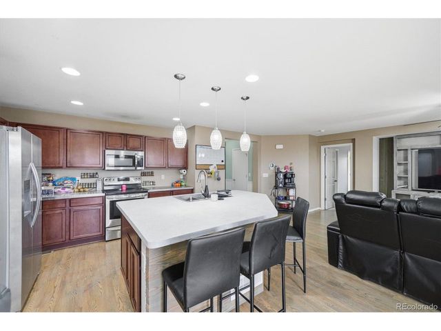 908 Stagecoach Ave, Lochbuie, CO 80603