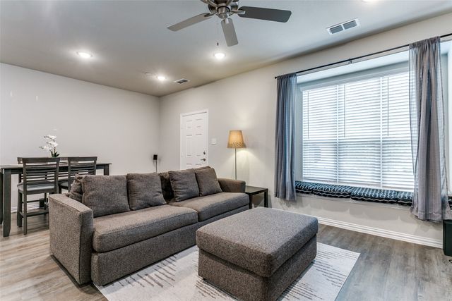 1264 Jones Trail, Lewisville, TX 75077