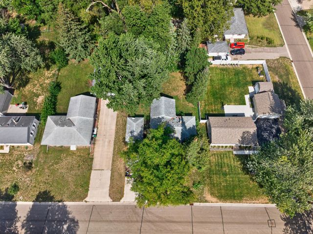 1699 Oakwood Drive, Shoreview, MN 55126