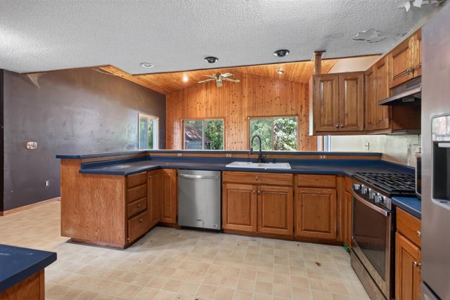 1699 Oakwood Drive, Shoreview, MN 55126