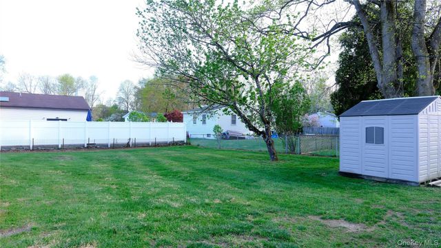 103 Deer Lane, Hopewell Junction, NY 12533