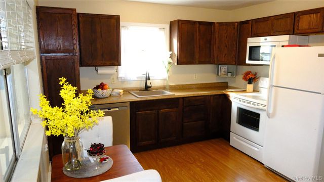 103 Deer Lane, Hopewell Junction, NY 12533