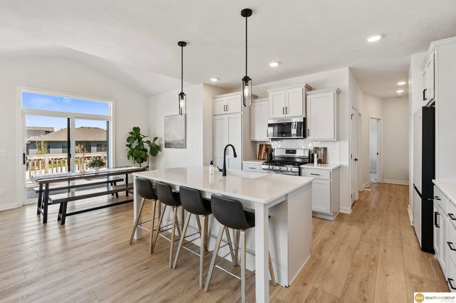 17194 Whitmore Street, Bennington, NE 68007