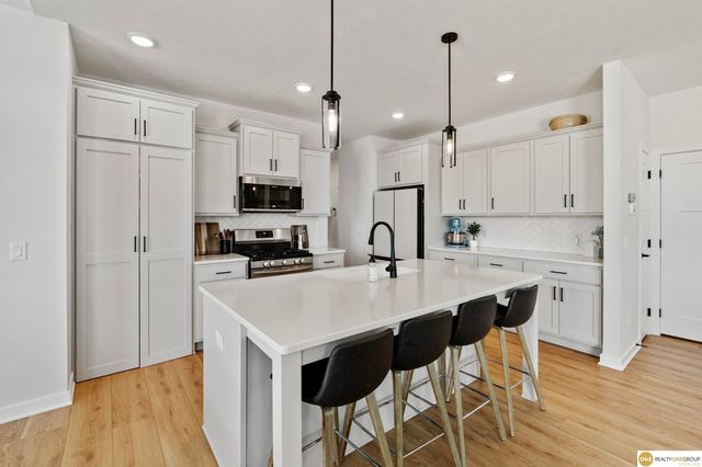 17194 Whitmore Street, Bennington, NE 68007