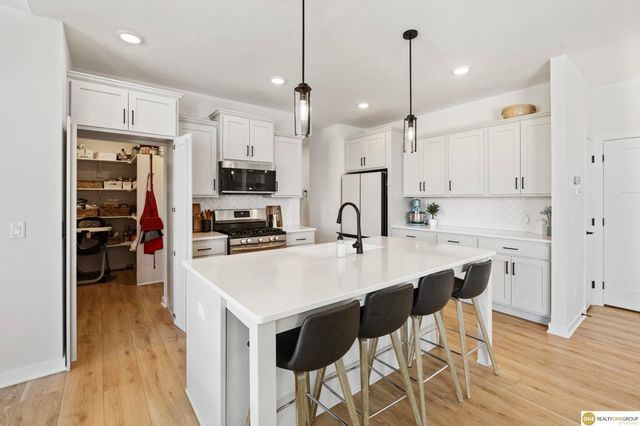 17194 Whitmore Street, Bennington, NE 68007