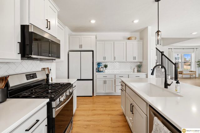 17194 Whitmore Street, Bennington, NE 68007