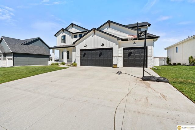 17194 Whitmore Street, Bennington, NE 68007