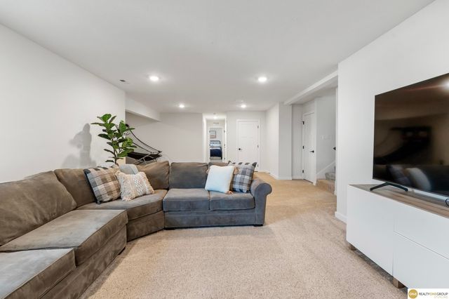 17194 Whitmore Street, Bennington, NE 68007