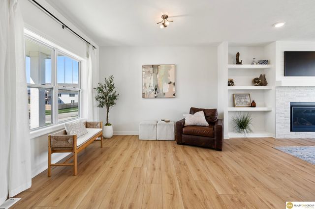 17194 Whitmore Street, Bennington, NE 68007