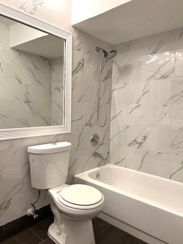 10110 NW 5th Street, Plantation, FL 33324