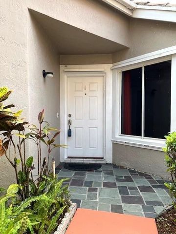 10110 NW 5th Street, Plantation, FL 33324