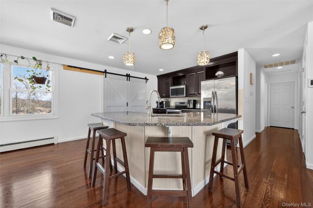 1076 Hoagerburgh Road, Wallkill, NY 12589