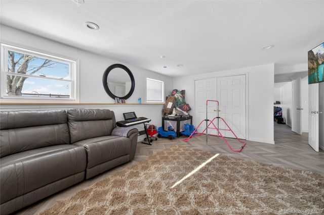 1076 Hoagerburgh Road, Wallkill, NY 12589