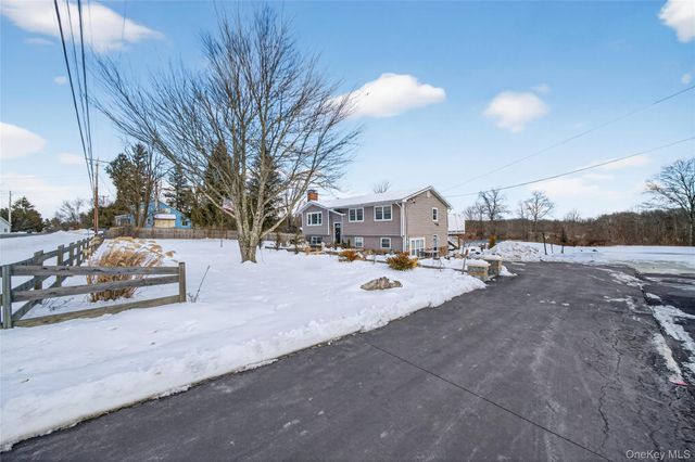 1076 Hoagerburgh Road, Wallkill, NY 12589