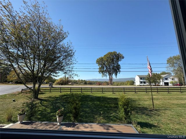 1076 Hoagerburgh Road, Wallkill, NY 12589