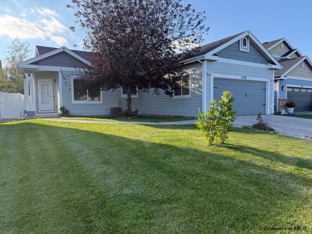 1720 MAROON DR, Cheyenne, WY 82001