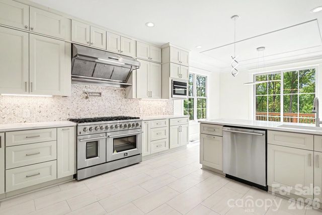 4304 Tangle Drive, Charlotte, NC 28211