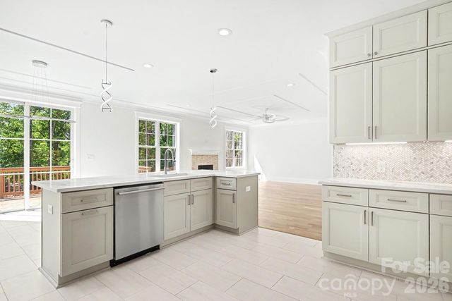 4304 Tangle Drive, Charlotte, NC 28211