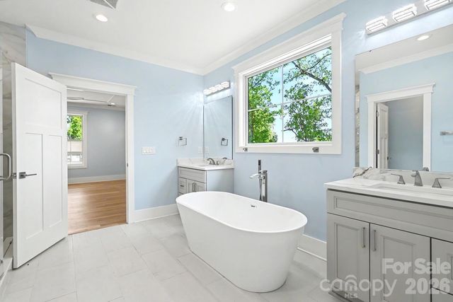 4304 Tangle Drive, Charlotte, NC 28211