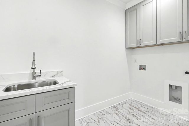 4304 Tangle Drive, Charlotte, NC 28211