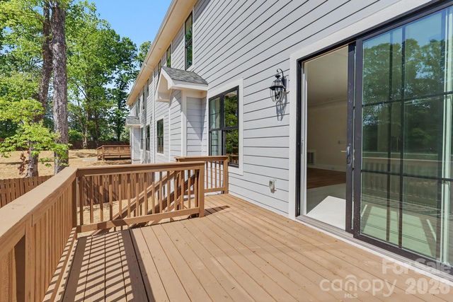 4304 Tangle Drive, Charlotte, NC 28211