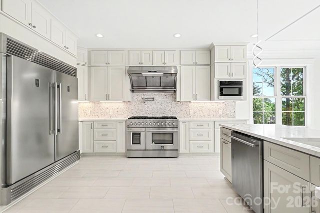 4304 Tangle Drive, Charlotte, NC 28211