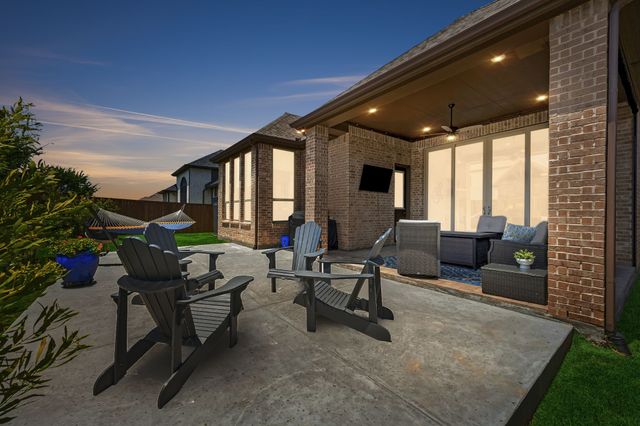1404 Buttercup Avenue, Aubrey, TX 76227