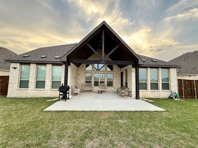 902 Lannister Street, Mansfield, TX 76063