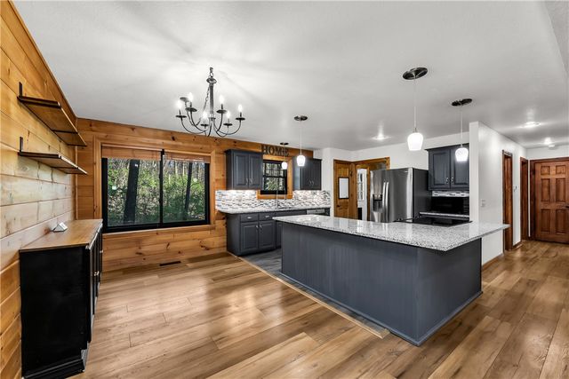 12825 E Wallin Mountain Road, West Fork, AR 72774