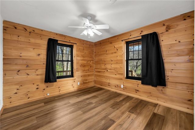 12825 E Wallin Mountain Road, West Fork, AR 72774