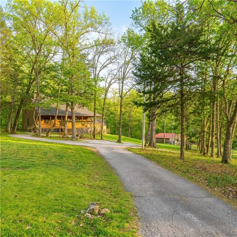 12825 E Wallin Mountain Road, West Fork, AR 72774