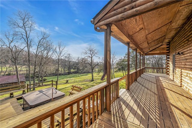 12825 E Wallin Mountain Road, West Fork, AR 72774
