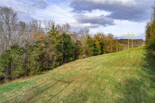 12825 E Wallin Mountain Road, West Fork, AR 72774