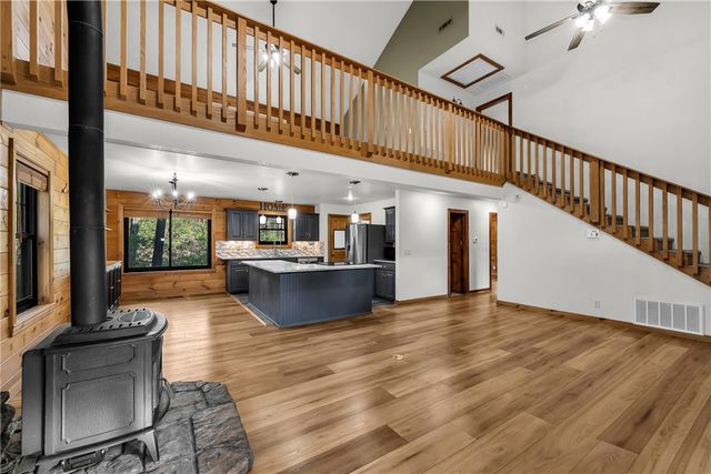 12825 E Wallin Mountain Road, West Fork, AR 72774