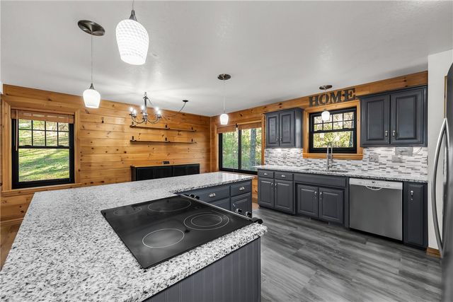 12825 E Wallin Mountain Road, West Fork, AR 72774