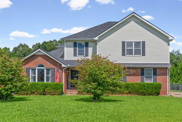 2923 Heatherfield Dr, Woodlawn, TN 37191