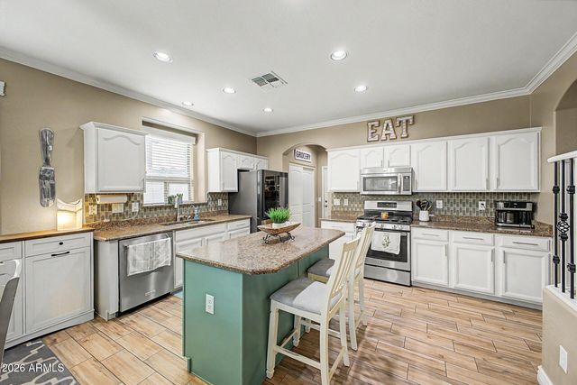 879 W HOLSTEIN Trail, San Tan Valley, AZ 85143