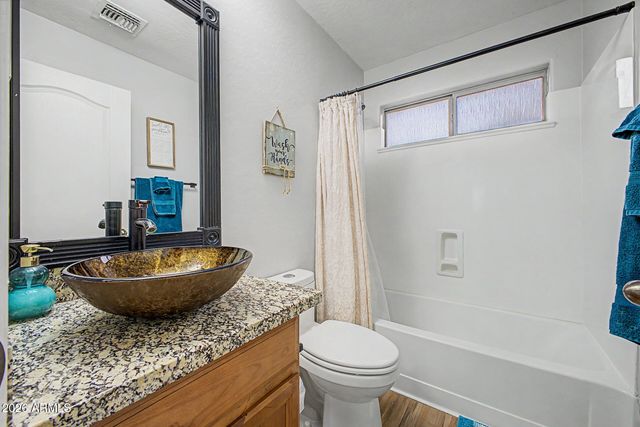 879 W HOLSTEIN Trail, San Tan Valley, AZ 85143