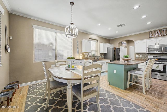 879 W HOLSTEIN Trail, San Tan Valley, AZ 85143