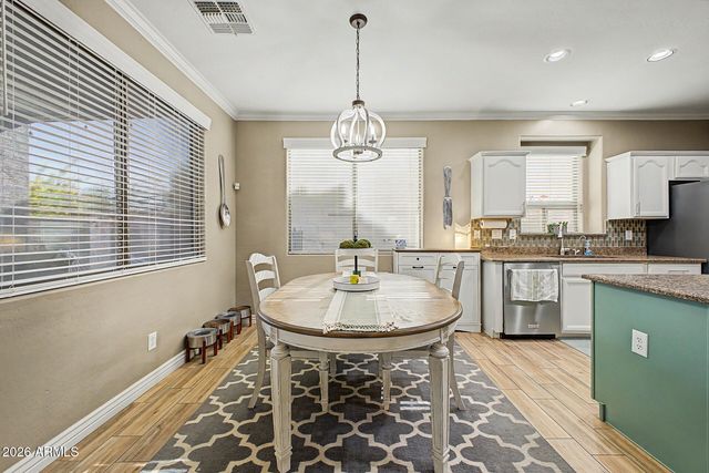 879 W HOLSTEIN Trail, San Tan Valley, AZ 85143